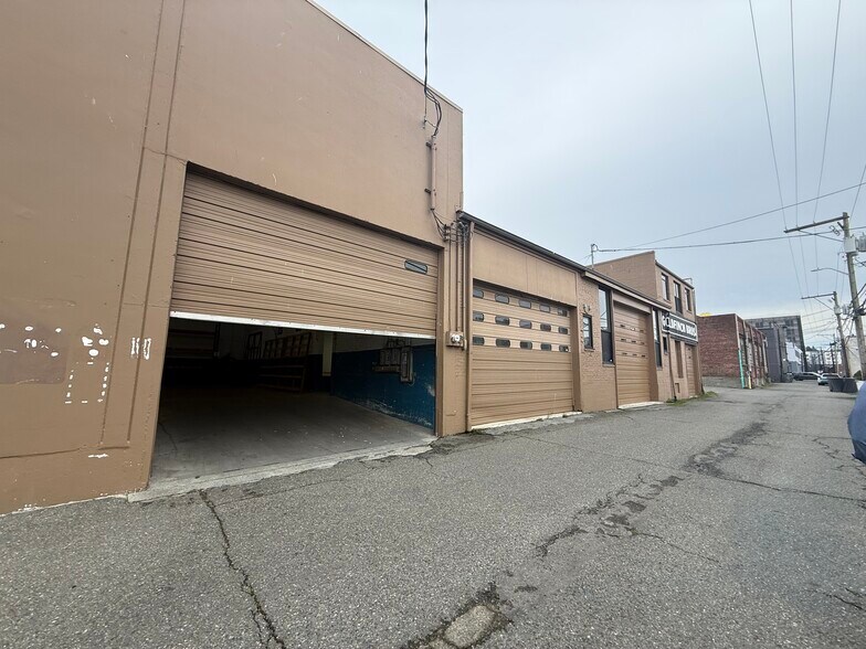 More Photos Of 2812 Rucker Ave, Everett Storefront For Lease