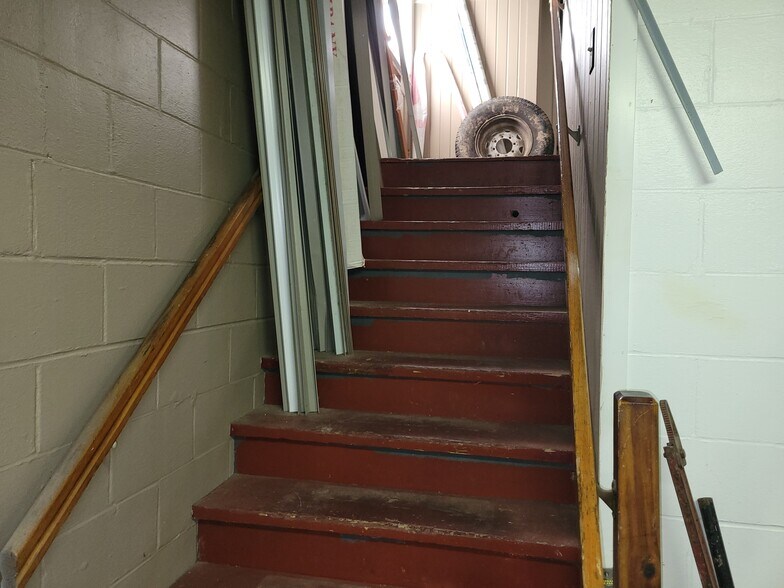 More Photos Of 755 E Hamilton Ave, Franklin Office For Sale