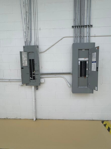 More Photos Of 7400 US Highway 19, New Port Richey Storefront For Lease