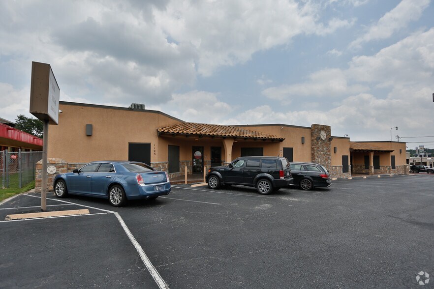More Photos Of 1117-1123 Patricia Dr, San Antonio Office For Sale