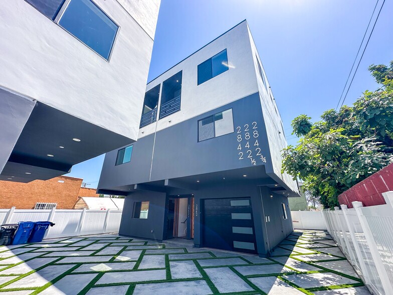 More Photos Of 2840 Wellington Rd, Los Angeles Multifamily For Sale