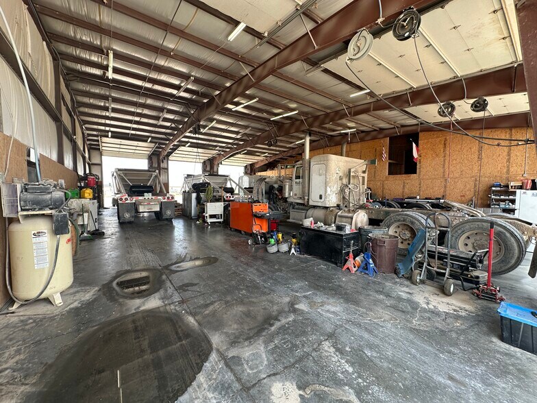 More Photos Of 7300 S County Road 1270, Midland Warehouse For Lease