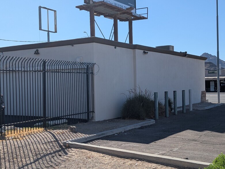 More Photos Of 1108 N Cave Creek Rd, Phoenix Storefront Retail Office For Sale