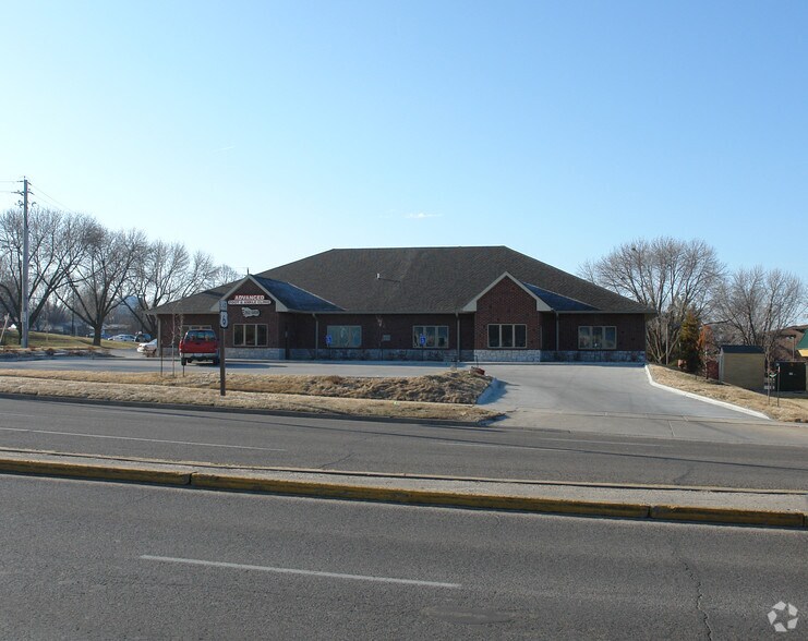More Photos Of 2459 E Euclid Ave, Des Moines Medical For Lease