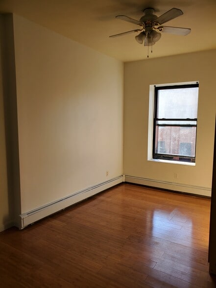 More Photos Of 358 Grove St, Jersey City Storefront Retail Residential For Lease