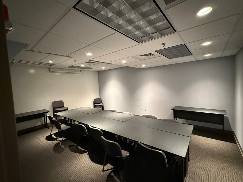 More Photos Of 1880 W Oak Pky, Marietta Light Distribution For Lease