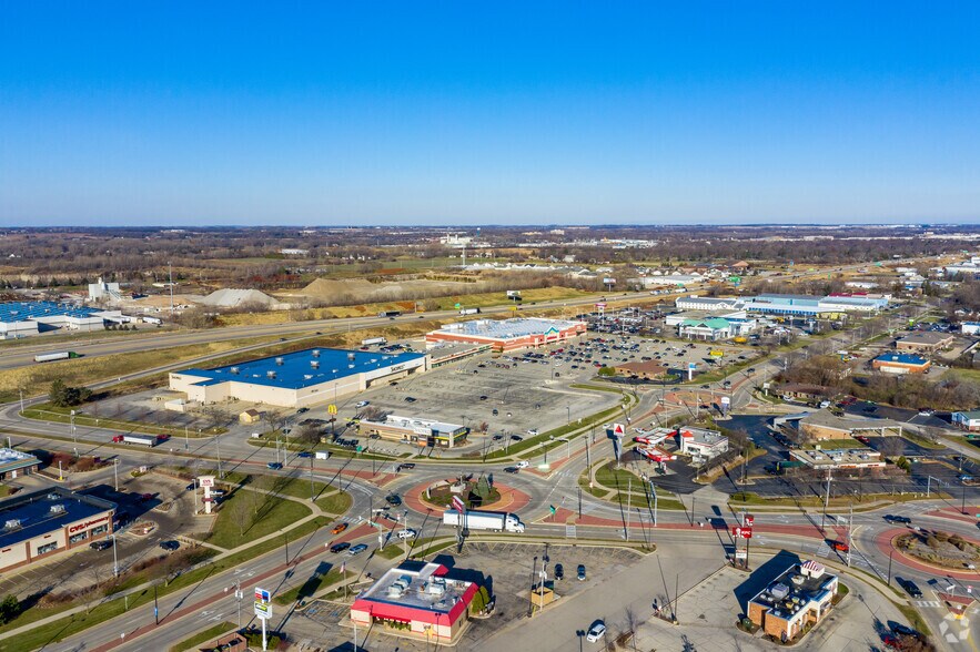 More Photos Of 699 S Green Bay Rd, Neenah Unknown For Lease
