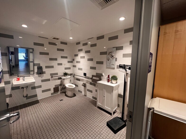 More Photos Of 829-835 W 9th St, San Pedro Medical For Sale