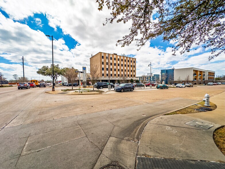 More Photos Of 111 S Garland Ave, Garland Office For Sale
