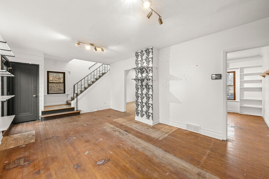 More Photos Of 305 S Naperville Rd, Wheaton Office For Sale