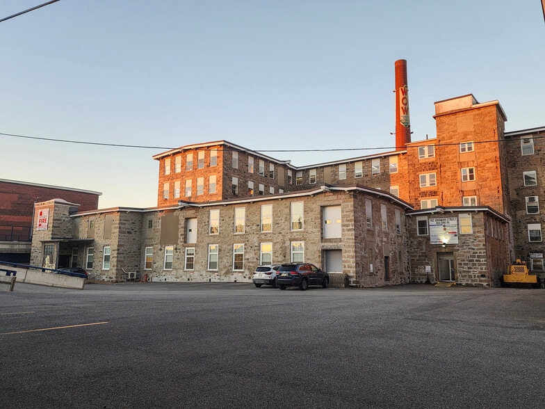 More Photos Of 18 Pocasset St, Fall River Light Manufacturing For Lease