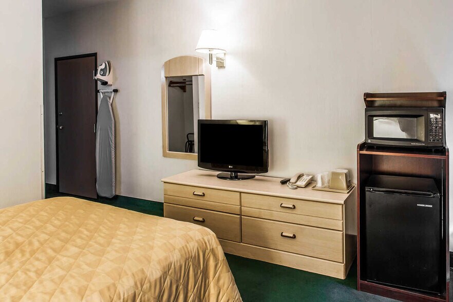 More Photos Of 3710 Meridian St, Bellingham Hospitality For Sale