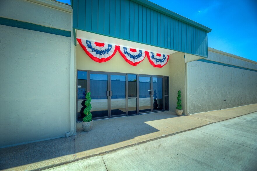 More Photos Of 1109 E Memphis St, Broken Arrow Religious Facility For Lease