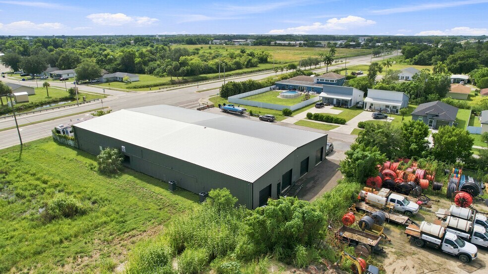 More Photos Of 3535 Dora St, Fort Myers Industrial For Sale
