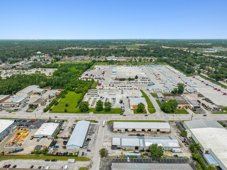 More Photos Of 2950 W 167th St, Markham Warehouse For Lease