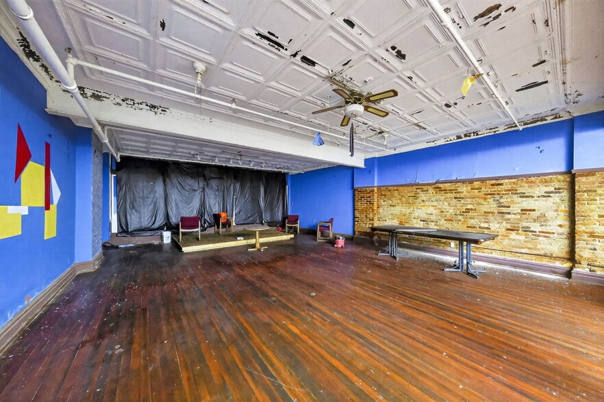 More Photos Of 2000-2014 Salisbury St, Saint Louis General Retail For Sale