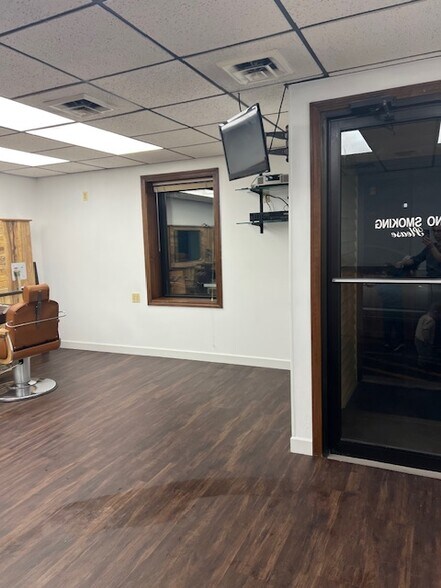 More Photos Of 2 Center St, Tariffville Freestanding For Sale