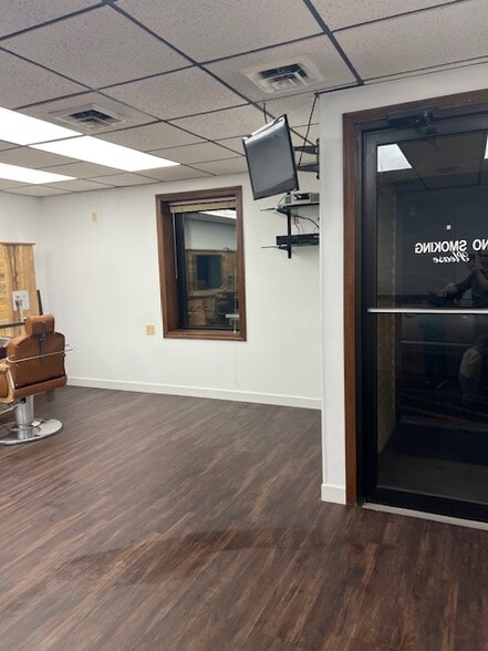 More Photos Of 2 Center St, Tariffville Freestanding For Sale