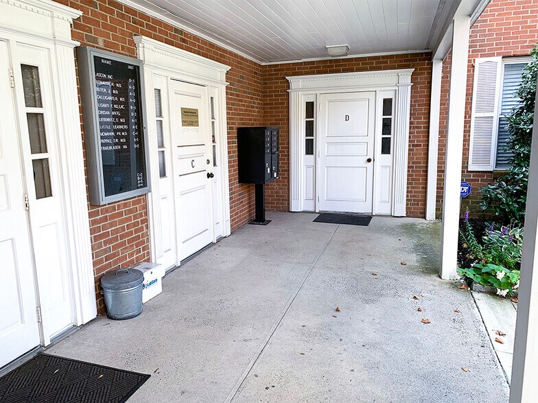 More Photos Of 266 White Plains Rd, Eastchester Office For Sale