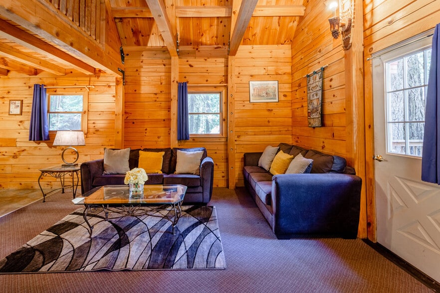 More Photos Of 500 Dodge Ridge Rd, Pinecrest Hotel For Sale