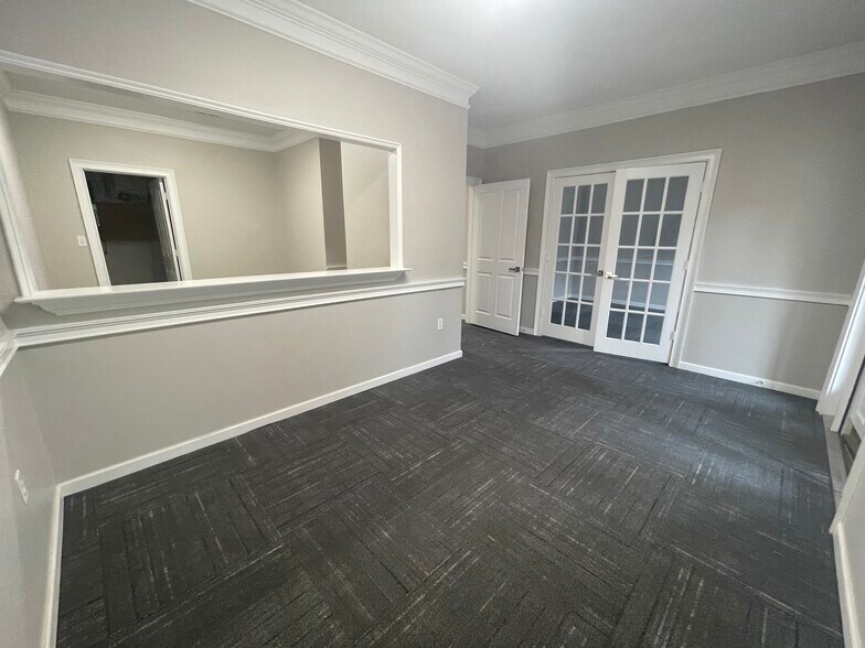 More Photos Of 225-261 Pinewood Dr, Tallahassee Office For Lease