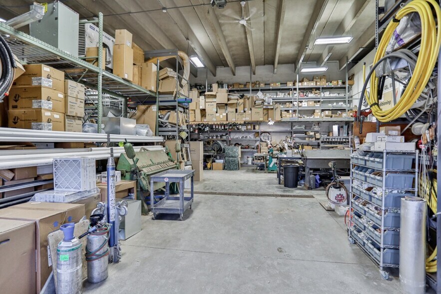 More Photos Of 711 3rd St, Marathon Manufacturing For Sale