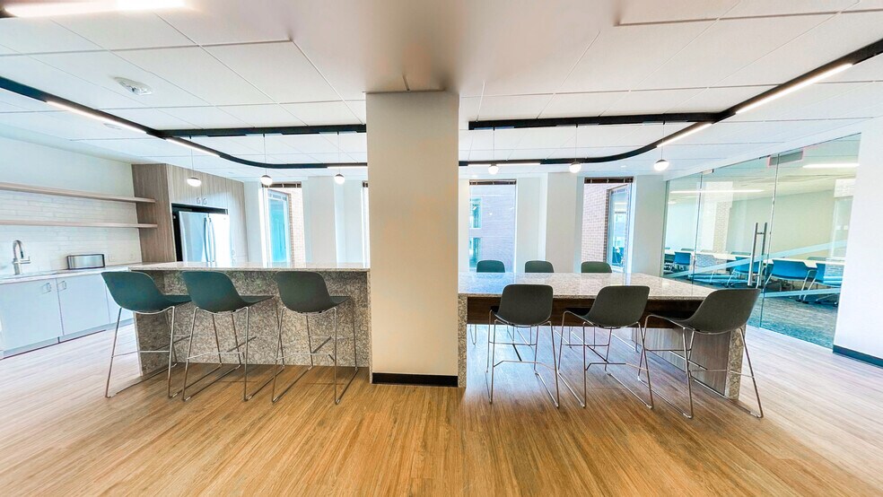 More Photos Of 1025 Connecticut Ave NW, Washington Office For Lease