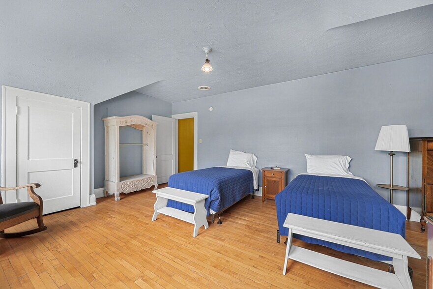 More Photos Of 530 S Union St, Traverse City Medical For Sale