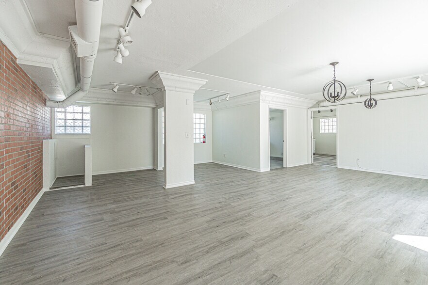 More Photos Of 556-558 Clearwater Largo Rd, Largo Apartments For Lease