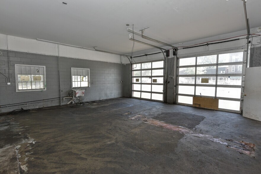 More Photos Of 1061-1065 Main Ave, Clifton Auto Repair For Sale