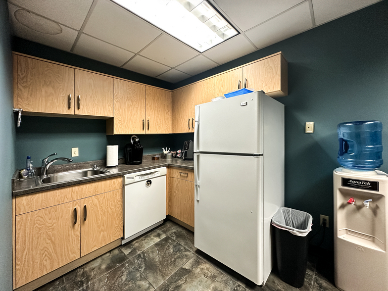 More Photos Of 7729 Westfield Dr, Fort Wayne Medical For Lease