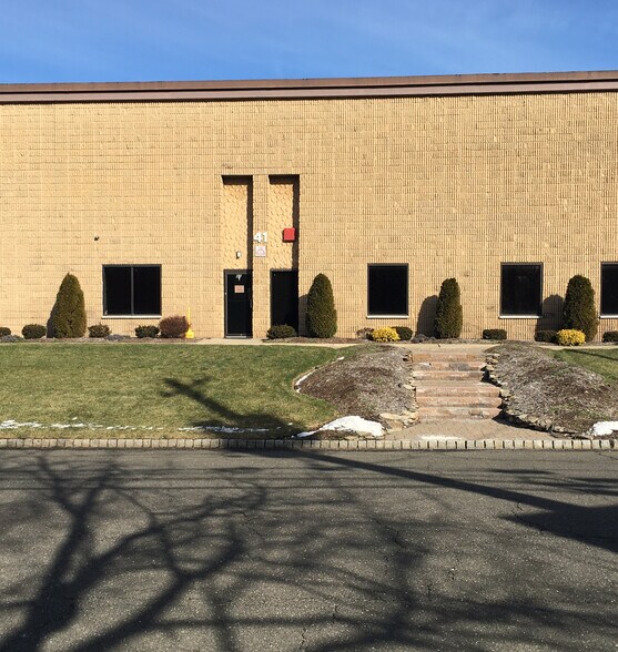 More Photos Of 35-51 Kulick Rd, Fairfield Warehouse For Lease