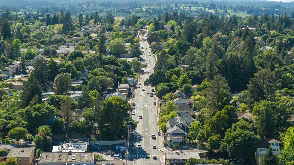 More Photos Of 7300 Healdsburg Ave, Sebastopol Office For Sale