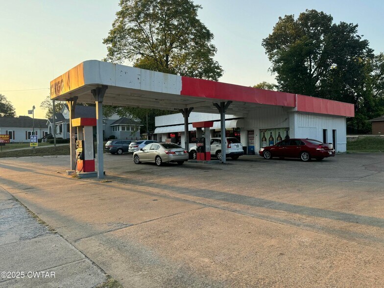 More Photos Of 2115 E Main St, Humboldt Convenience Store For Sale