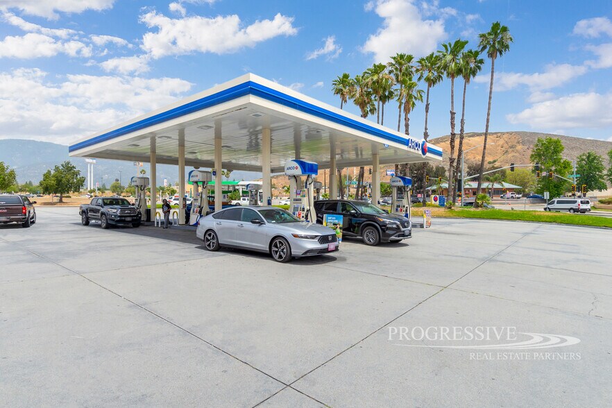 More Photos Of 3890 University Pky, San Bernardino Service Station For Sale