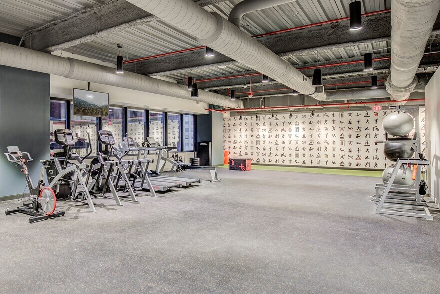 More Photos Of 200 N Broadway, Saint Louis Office For Lease