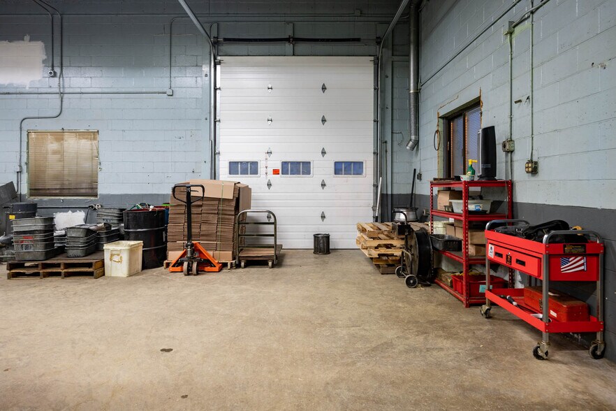 More Photos Of 170 Bennington Dr, Rochester Manufacturing For Lease