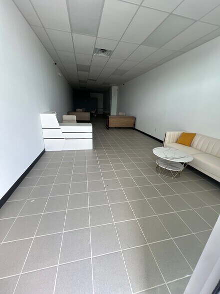 More Photos Of 6324 West, Houston Storefront Retail Office For Lease
