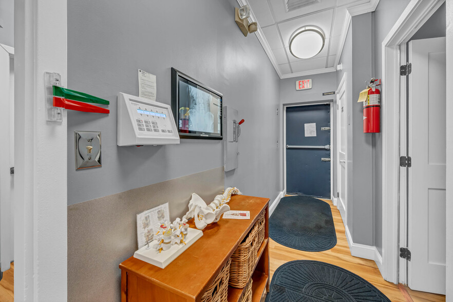 More Photos Of 132 Federal Rd, Danbury Storefront For Lease