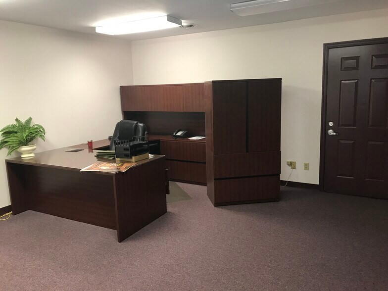 More Photos Of 1405 County Road 1, South Point Medical For Sale