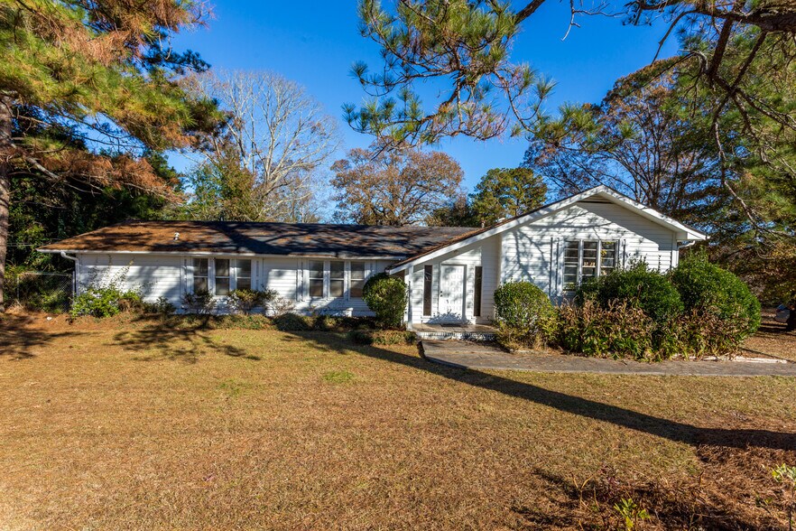 More Photos Of 1367 SW Highway 138, Riverdale Office For Sale