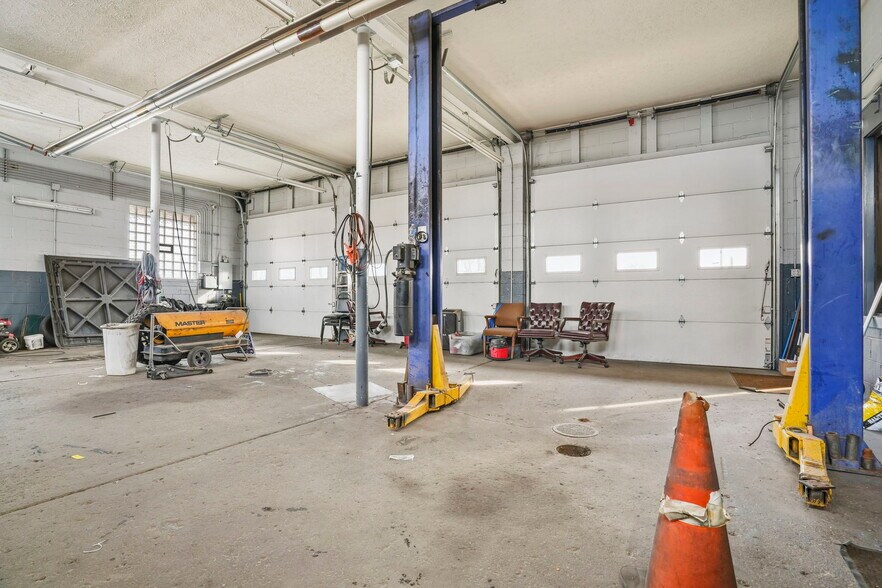 More Photos Of 2105 Columbus Rd NE, Canton Auto Repair For Sale