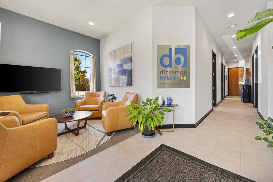 More Photos Of 1707 E Beltline Rd, Coppell Medical For Lease