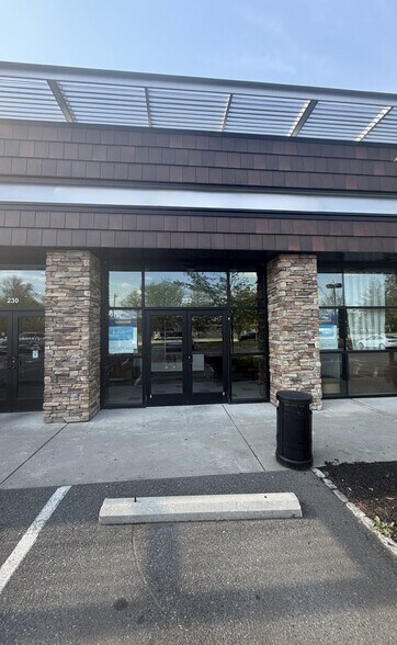 More Photos Of 210-236 N Radnor Chester Rd, Radnor Restaurant For Lease