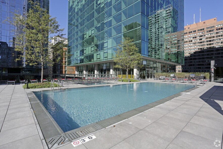 More Photos Of 220 E Illinois St, Chicago Apartments For Lease