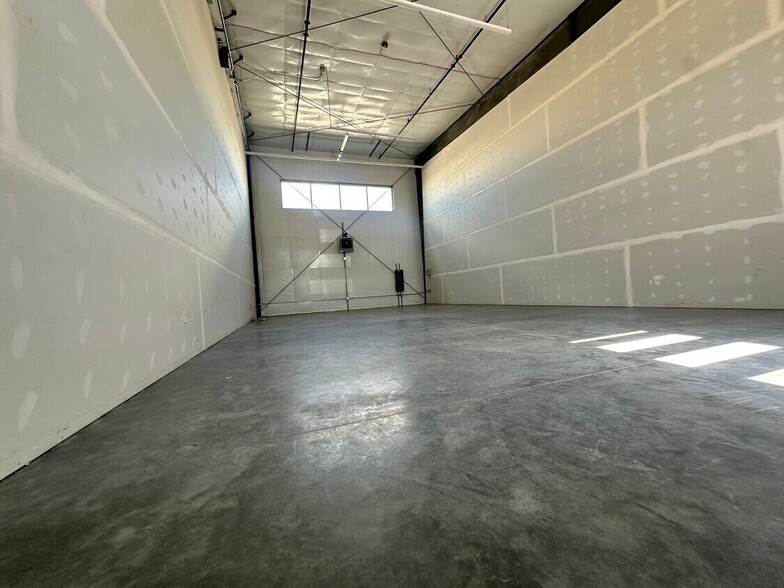More Photos Of 13853 E Briarwood Ave, Centennial Light Distribution For Sale