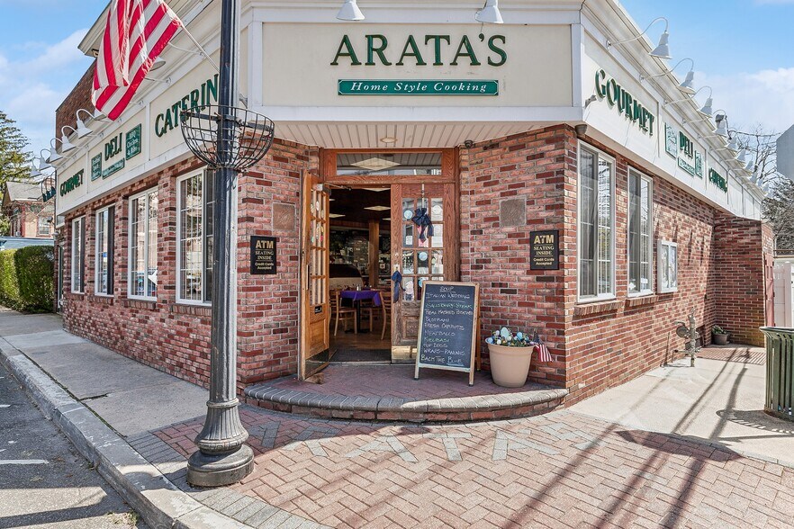 Primary Photo Of 303 Sea Cliff Ave, Sea Cliff Restaurant For Lease