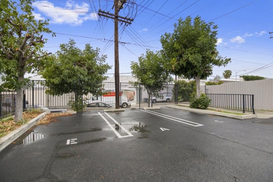 More Photos Of 6623 San Fernando Rd, Glendale Storefront Retail Office For Sale