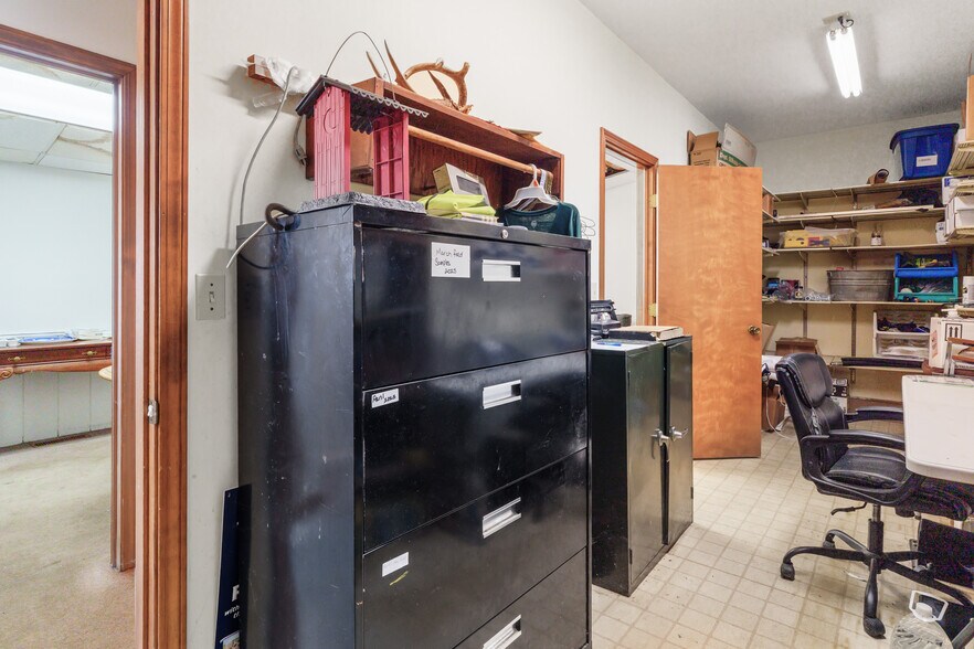 More Photos Of 10199 S Wayne Rd, Warren Showroom For Sale
