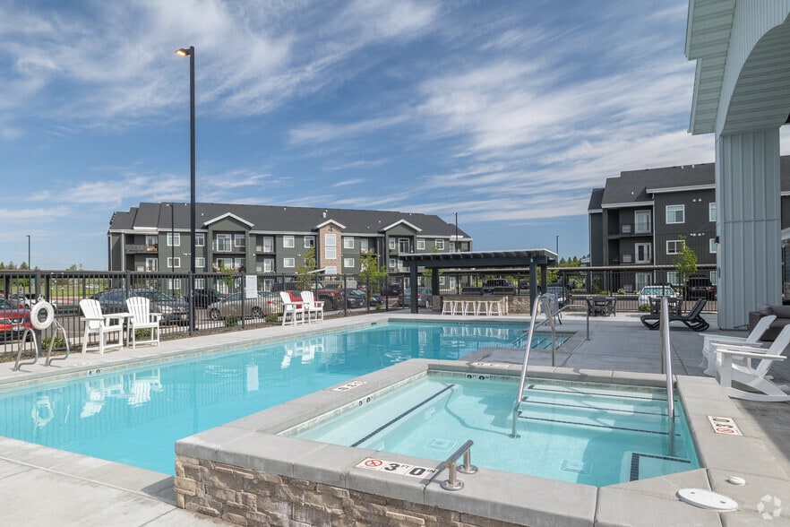 More Photos Of 3040 S South Fork Blvd, Idaho Falls Apartments For Sale